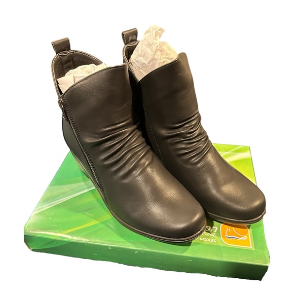 easy street Shoes - Easy Street Black Ankle Boots